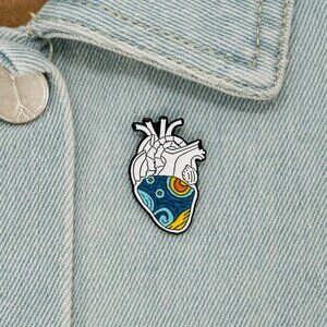 ✨Gift Van Gogh Starry Sky Anatomical Heart Enamel Pin Organ Medical Art Brooch✨
